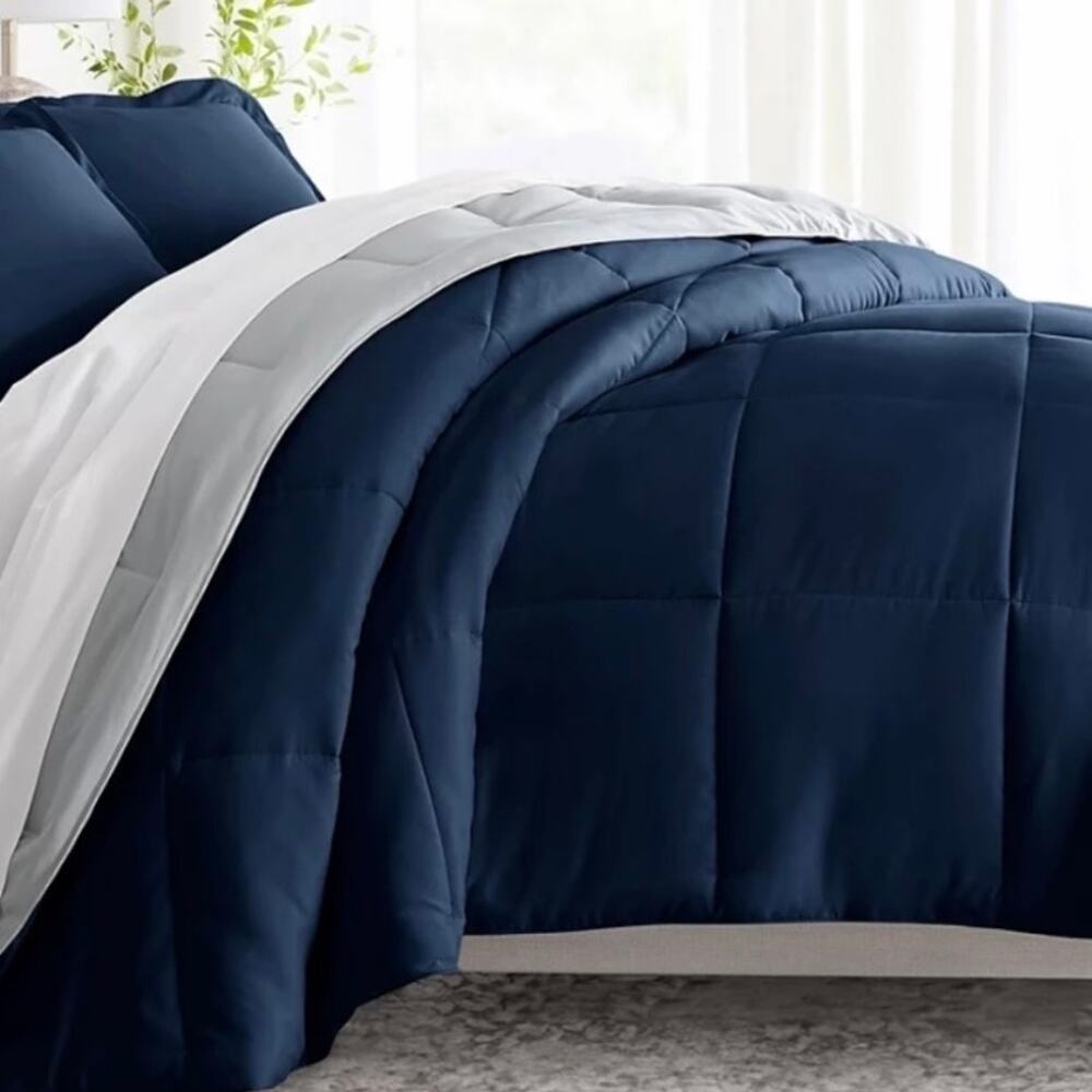 Ienjoy Lightweight Down Alternative Reversible 2 Pc Comforter Set Navy Twin